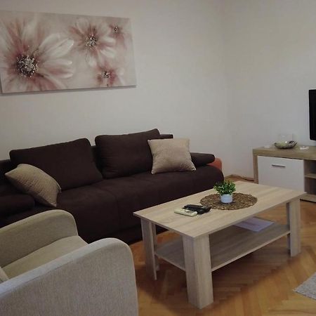 Apartment Dina Omiš Exterior foto